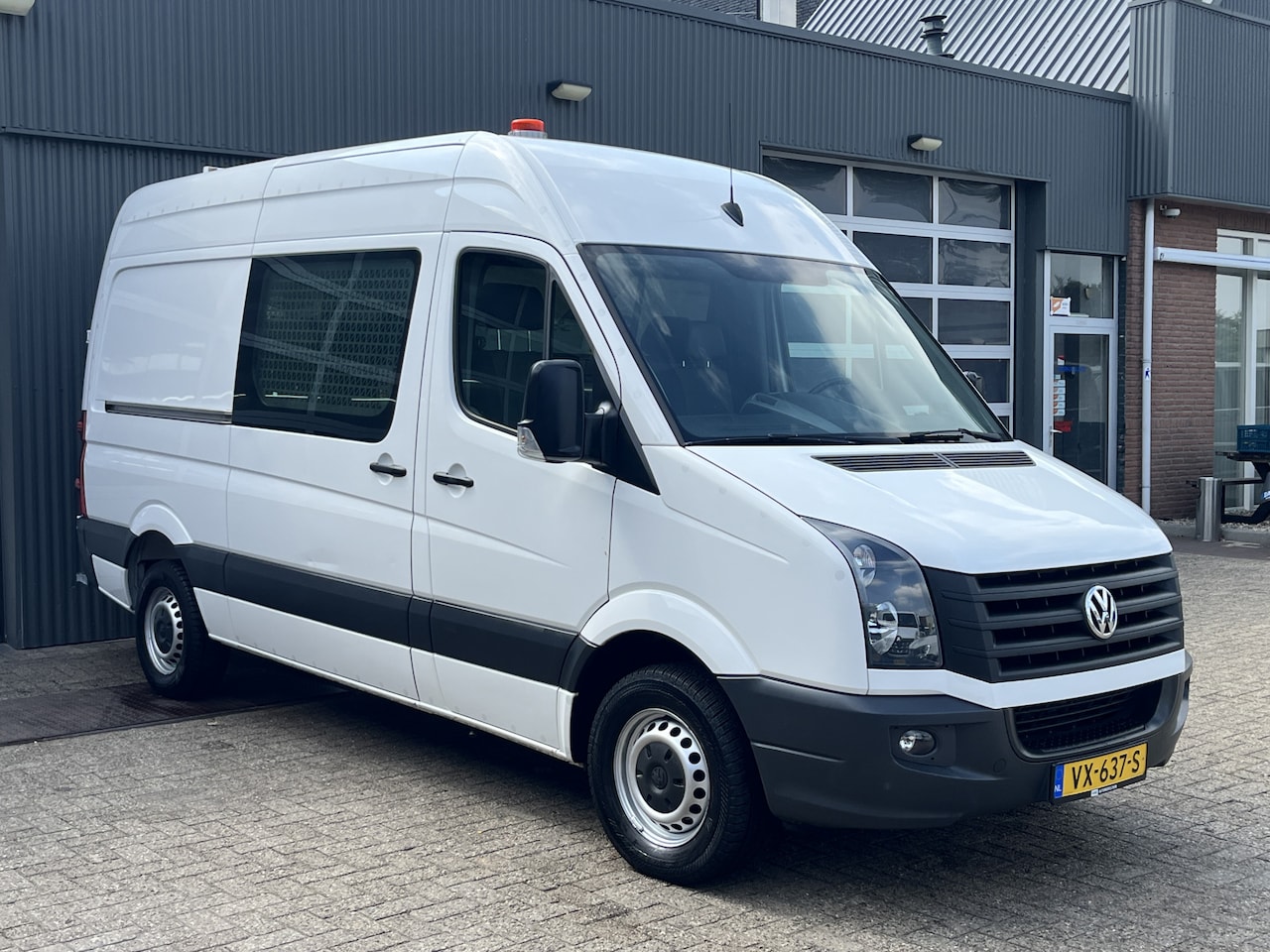 Volkswagen Crafter - 2.0 TDI L2H2 Kast Inrichting Trekhaak 3500kg Omvormer Standkachel Airco Cruise controle We - AutoWereld.nl