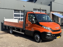 Iveco Daily - 35C14 2.3 375 Laadklep 500kg Trekhaak 3500kg trekgewicht Airco 2-Persoons Open laadbak Pic