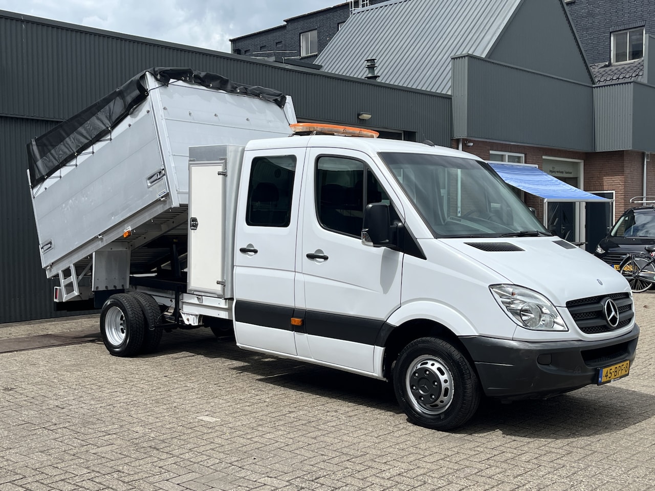 Mercedes-Benz Sprinter - 513 2.2 CDI Kipper Snipperopbouw Snipperwagen Omvormer Trekhaak 2000 kg Gereedschapskist 7 - AutoWereld.nl