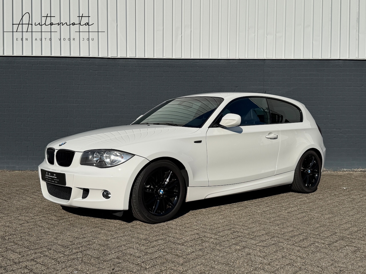 BMW 1-serie - 116i Business Line Sport LCI / M-Pakket / Dealer Onderhouden / 3-Deurs / Top staat - AutoWereld.nl