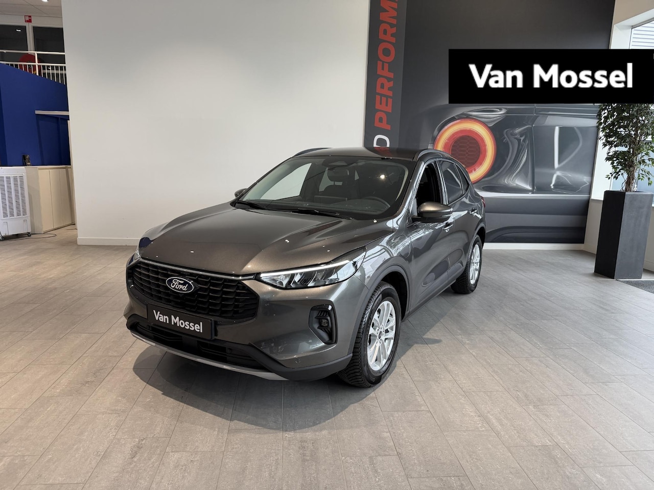 Ford Kuga - 2.5 PHEV Titanium | ELEKTRISCH WEGKLAPBARE TREKHAAK | DRIVER ASSITANCE PACK | WINTER PACK - AutoWereld.nl