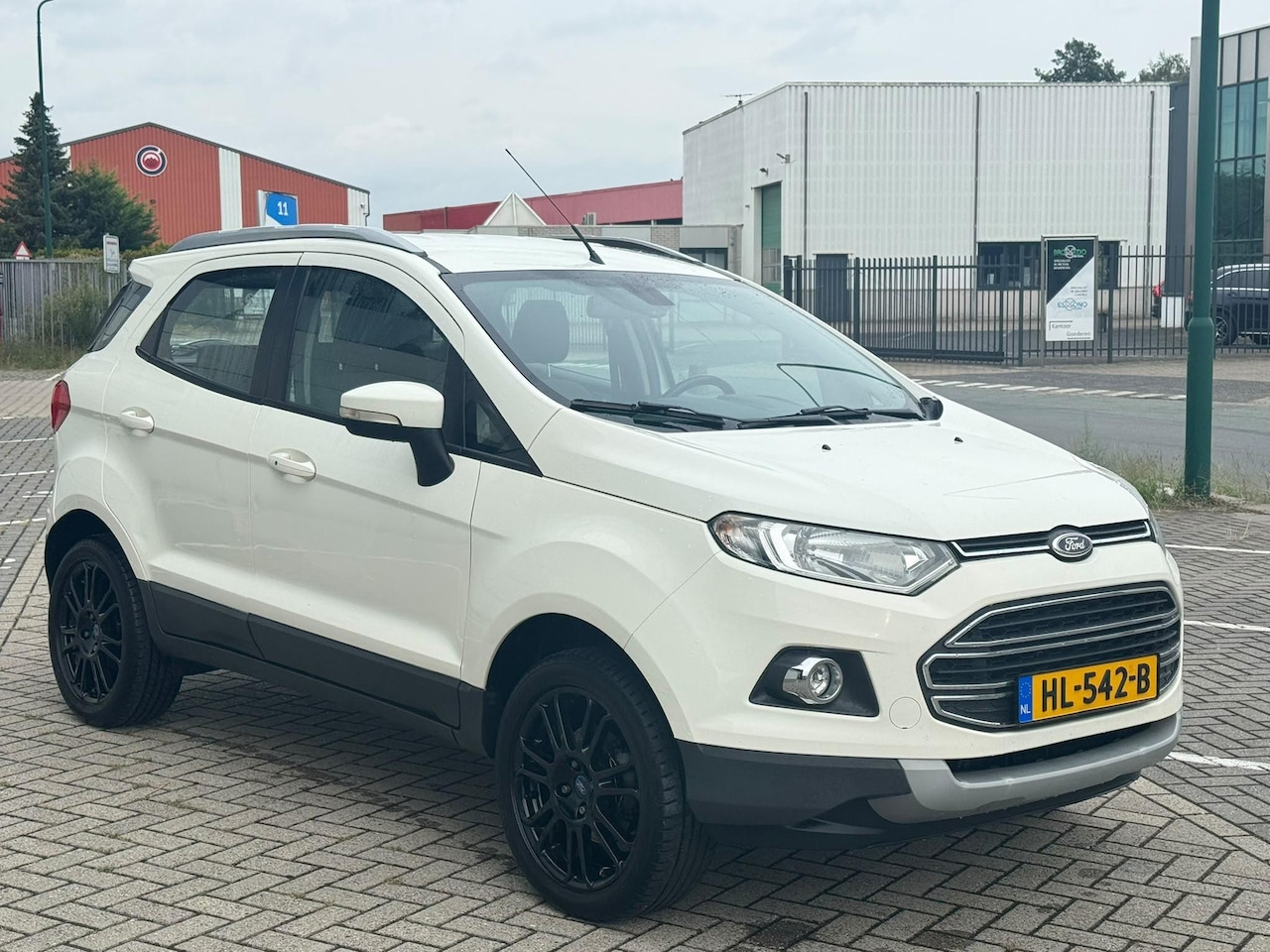 Ford EcoSport - 1.0 EcoBoost Titanium Distr. vv/Trekhaak/LM velgen - AutoWereld.nl