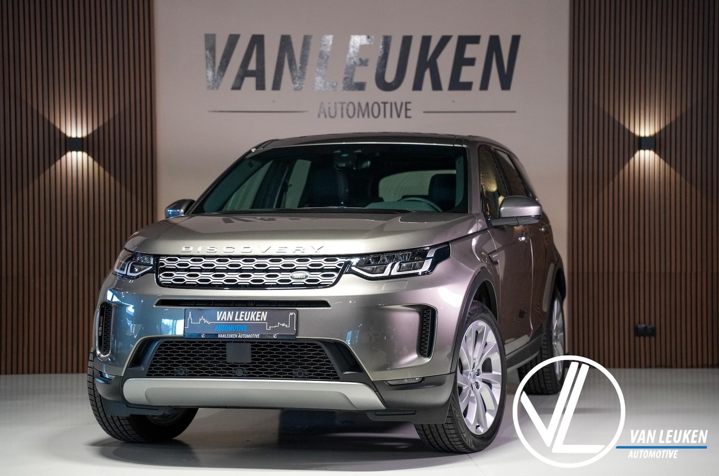 Land Rover Discovery Sport - P200 SE Benzine - AutoWereld.nl