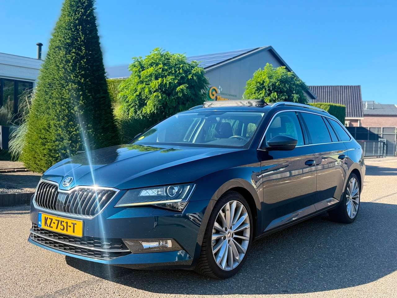 Skoda Superb Combi - 1.6 TDI Ambition Business/ Pano/ DSG/ Lmv - AutoWereld.nl