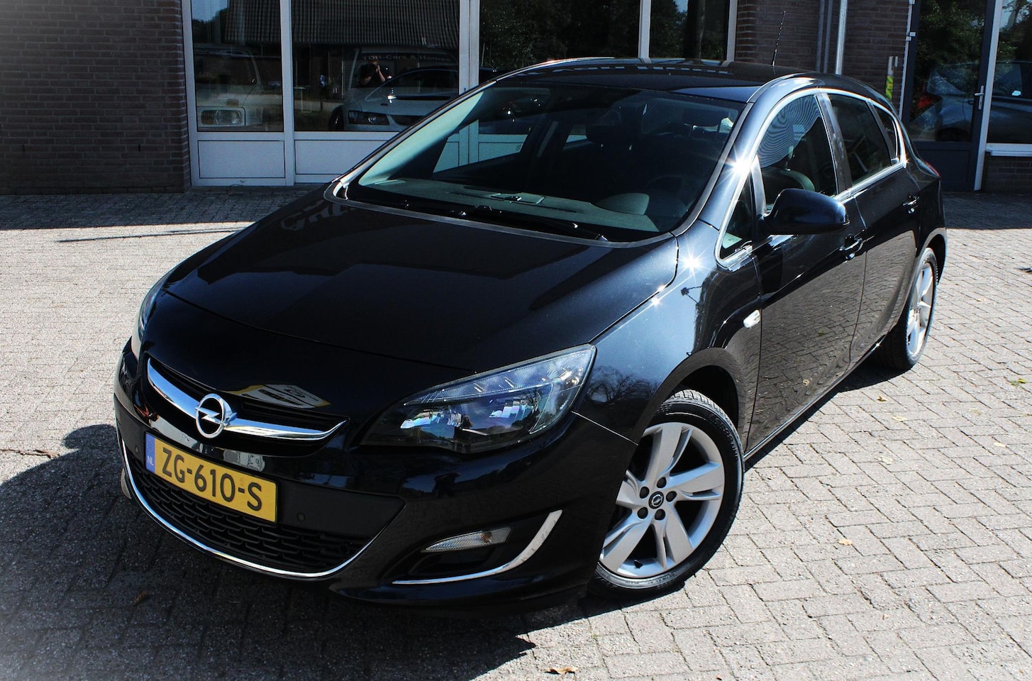 Opel Astra - 1.4 Turbo Sport CC, Trekhaak, Parksens. V en A, Leder, Armsteun, 17" LMV - AutoWereld.nl