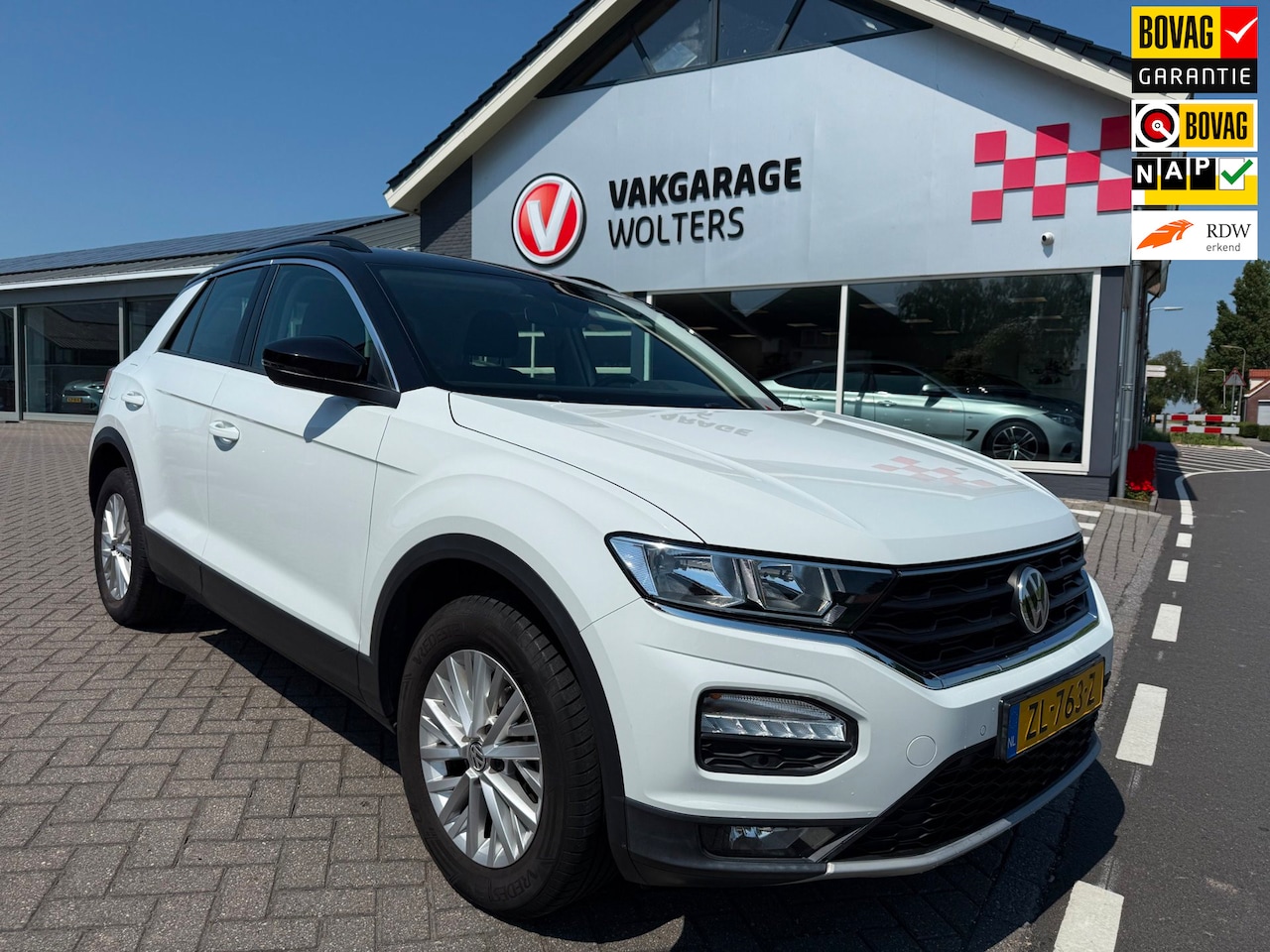 Volkswagen T-Roc - 1.5 TSI Style Automaat RIJKLAAR! - AutoWereld.nl