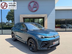 Volkswagen Tiguan - 1.5 eTSI 150pk DSG R-Line | Black line | 360 Camera | Standkachel | Head up | Dode hoek |
