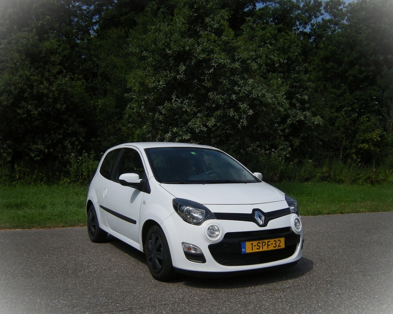 Renault Twingo - 1.5 dCi Collection . 3 Drs . Airco . Elec ramen en spiegels . Audio . lekker zuinig . enz - AutoWereld.nl