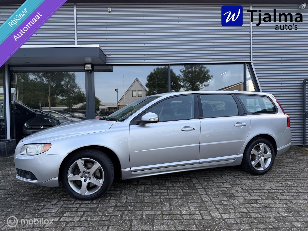 Volvo V70 - 2.4D Momentum trekh navi 17 inch keurige auto - AutoWereld.nl