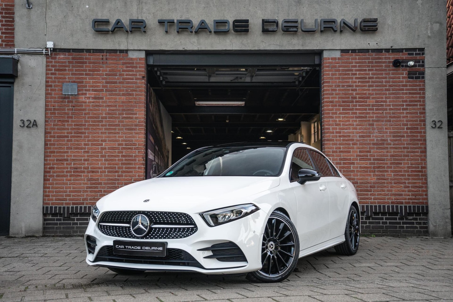 Mercedes-Benz A-klasse - 200 AMG Pano / Camera / Ambi - AutoWereld.nl