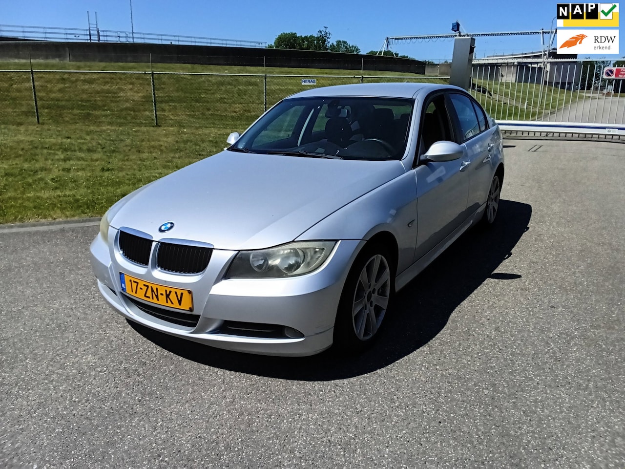 BMW 3-serie - 318d Corporate Lease Business Line 318d Corporate Lease Business Line - AutoWereld.nl
