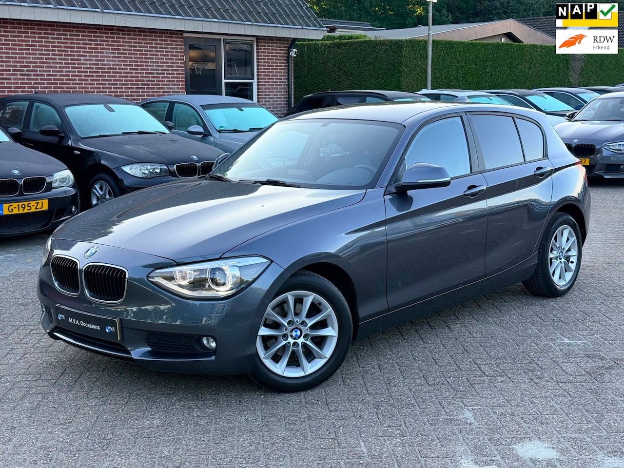 BMW 1-serie - 116i Upgrade Edition|Nieuwe Ketting + Klepseals|Leder|Navigatie|Stoelverw.|Cruise control. - AutoWereld.nl