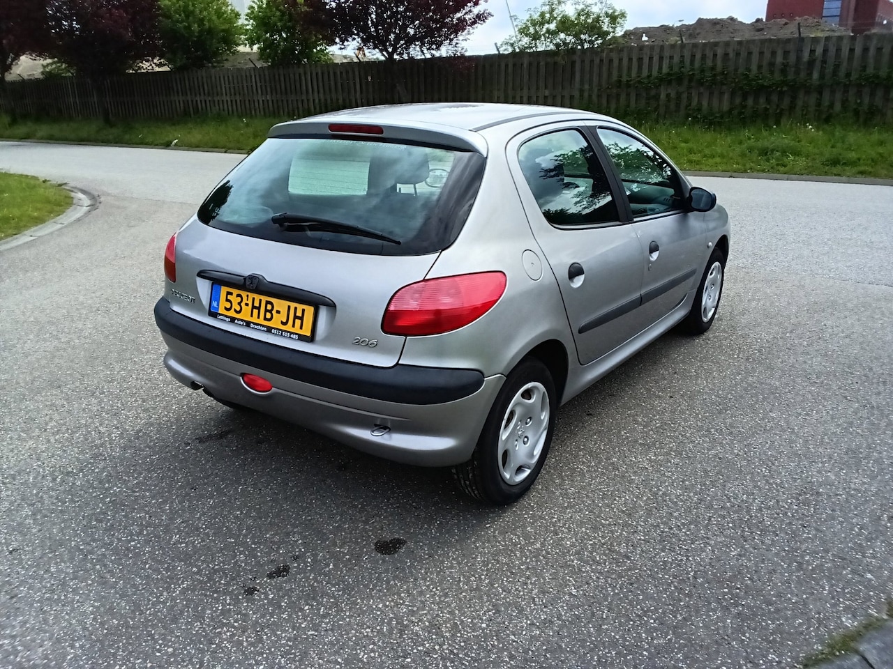 Peugeot 206 - 1.4 XR 157000km NAP!