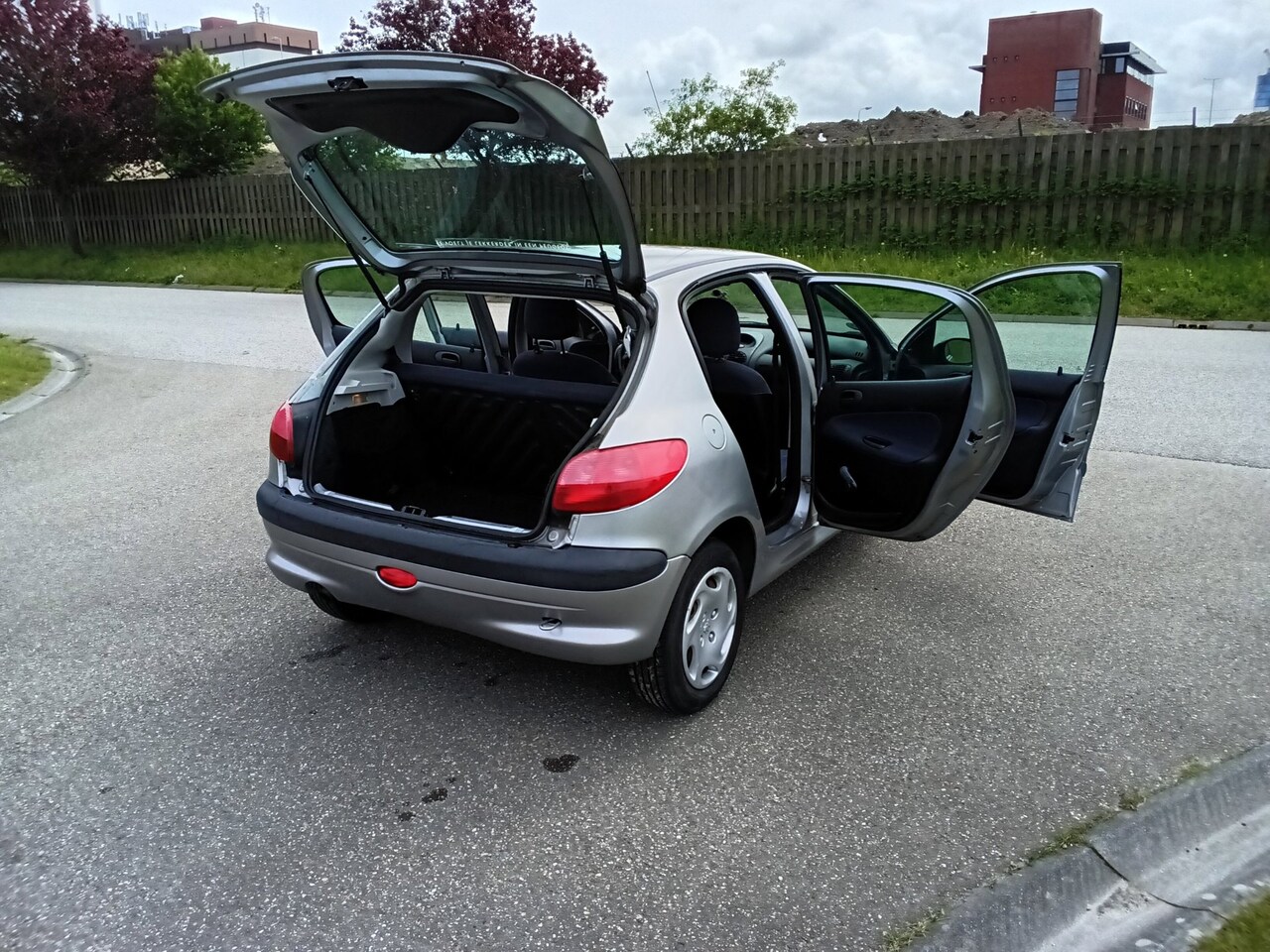 Peugeot 206 - 1.4 XR 157000km NAP!
