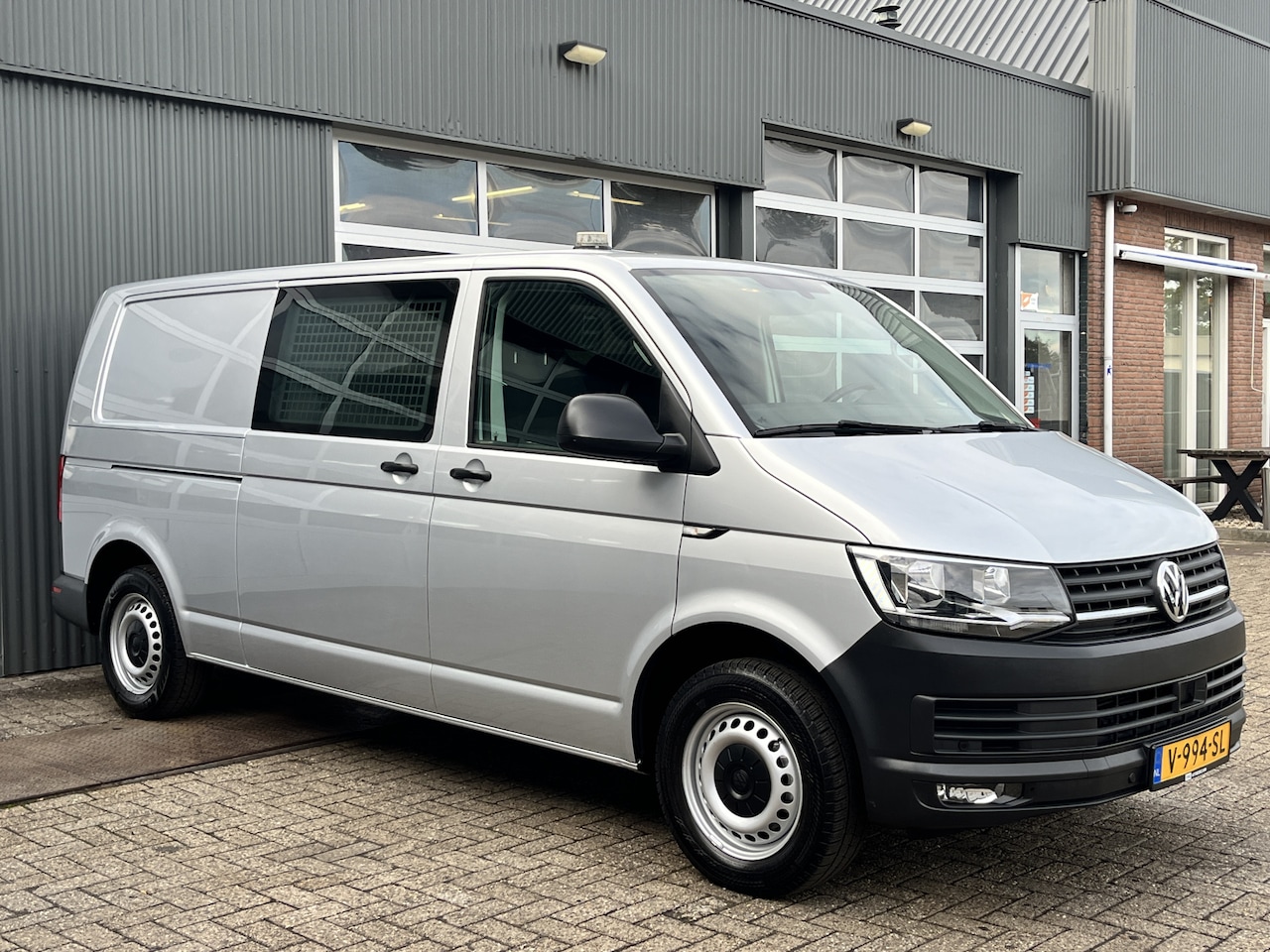 Volkswagen Transporter - 2.0 TSI L2H1 Benzine Dubbele Schuifdeur Airco Cruise controle Bpm vrij Trekhaak Klep achte - AutoWereld.nl