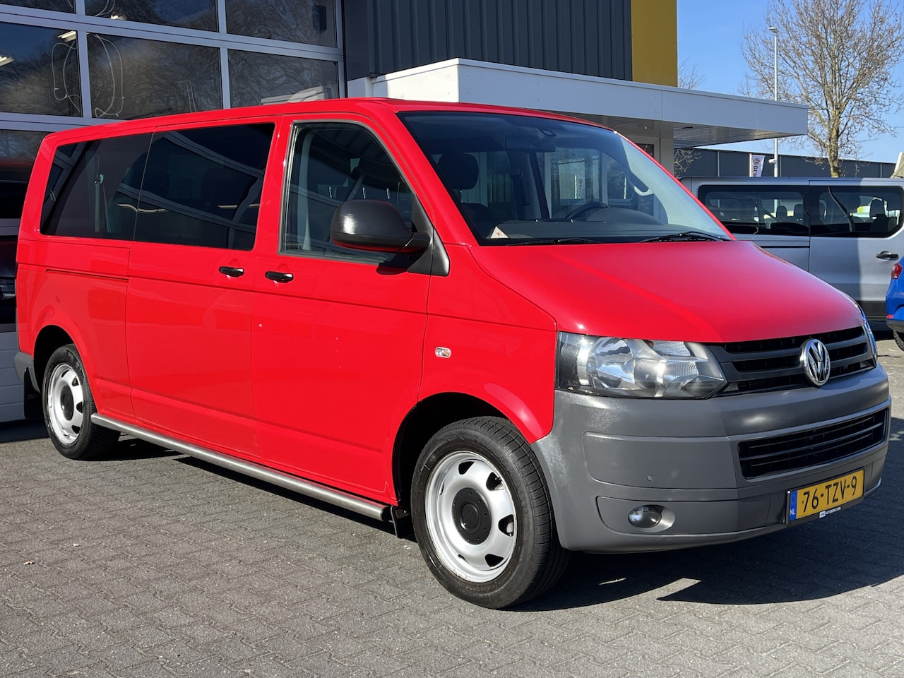 Volkswagen Transporter Kombi - 2.0 TDI L2H1 BPM/ BTW vrij Airco Cruise control Trekhaak Verlengde uitvoering 1e eigenaar - AutoWereld.nl