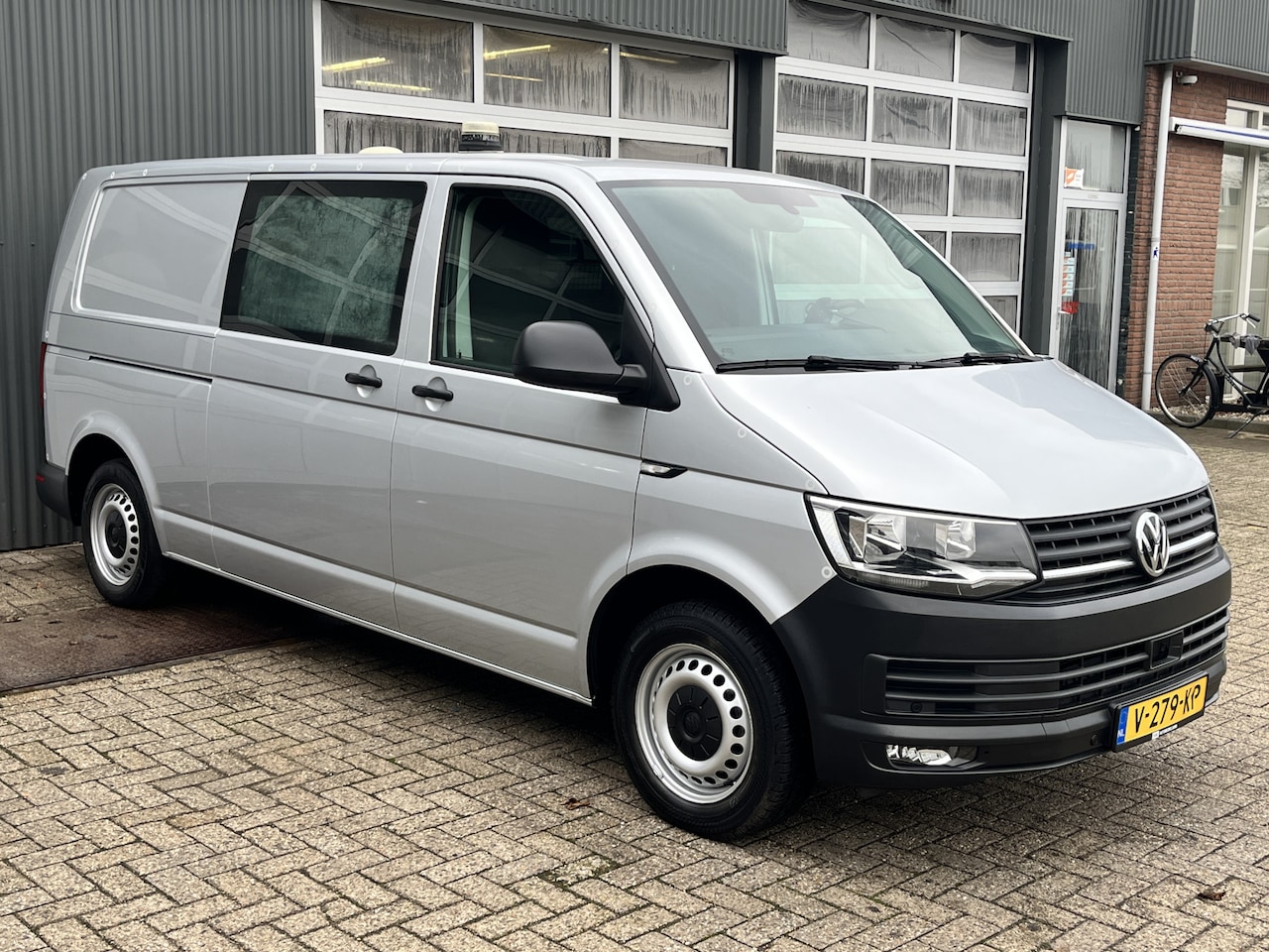 Volkswagen Transporter - 2.0 TSI L2H1 Benzine Dubbele Schuifdeur Airco Cruise controle Bpm vrij Trekhaak Klep achte - AutoWereld.nl