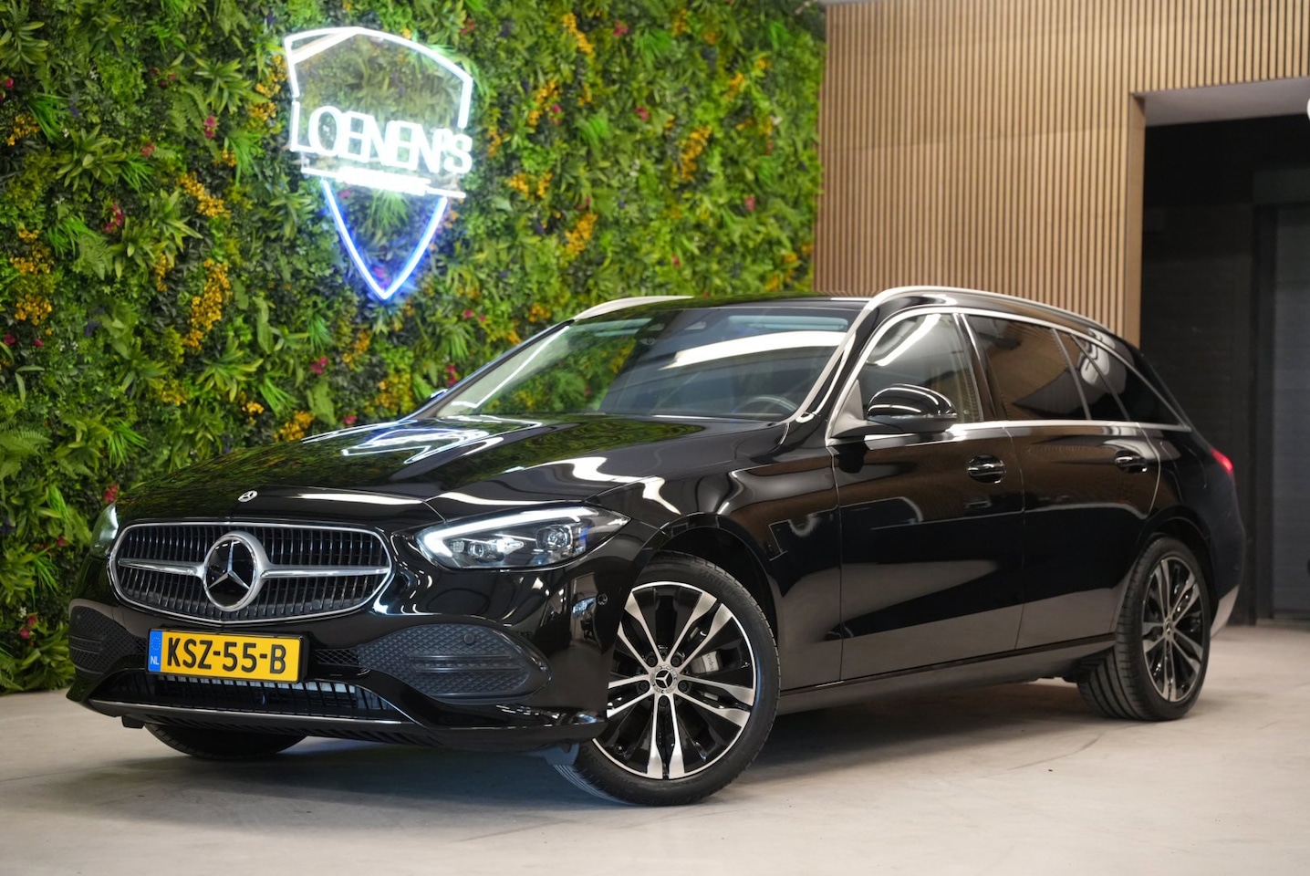 Mercedes-Benz C-klasse Estate - 300 e Luxury Line / Trekhaak / Camera / ACC / CarPlay - AutoWereld.nl