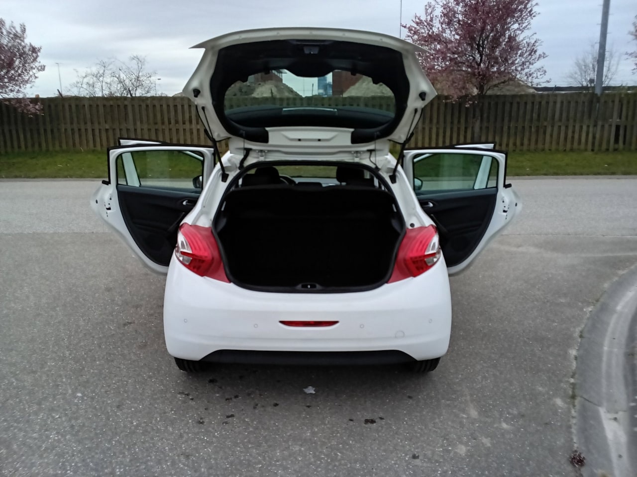 Peugeot 208 - 1.2 Vti Access 1.2 VTi Access