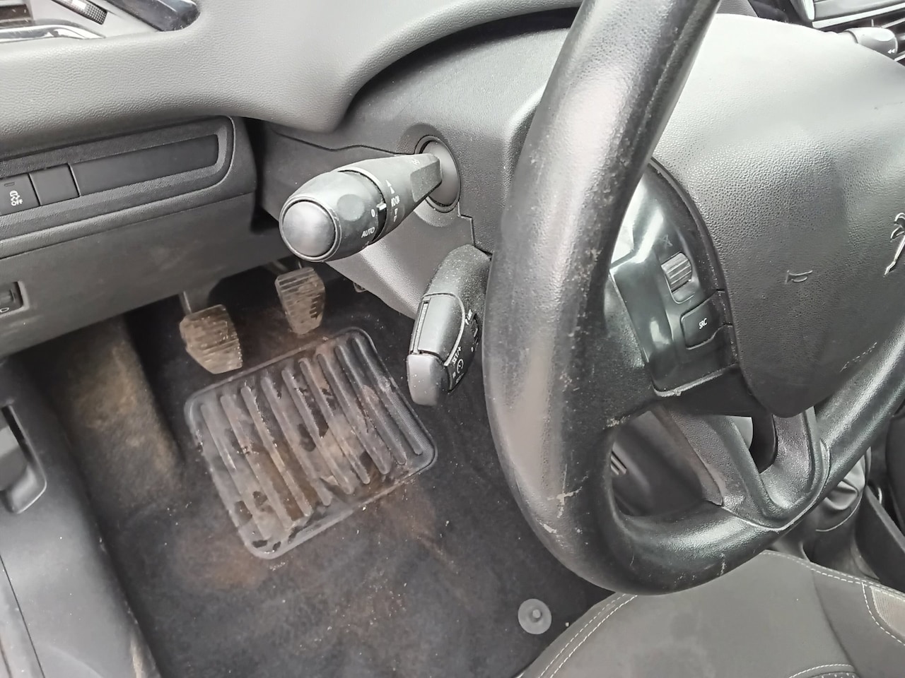 Peugeot 208 - 1.2 Vti Access 1.2 VTi Access