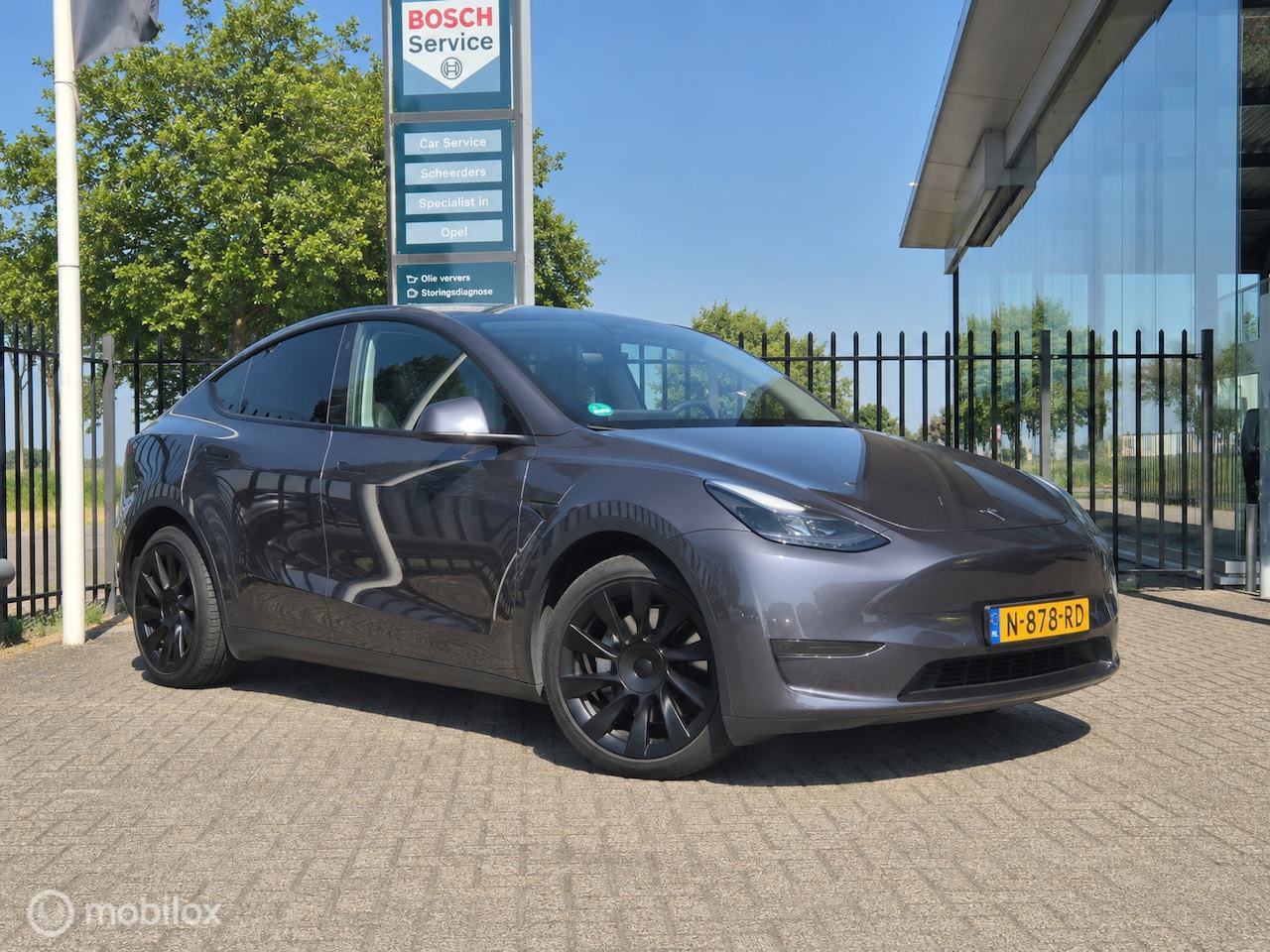 Tesla Model Y - Long Range AWD 75 kWh SoH 92% - AutoWereld.nl