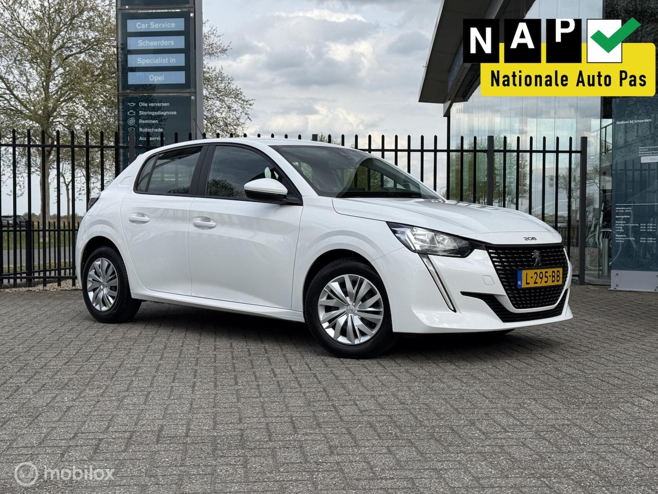 Peugeot 208 - 1.2 PureTech Active Carplay | Navigatie | Airco - AutoWereld.nl