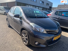 Toyota Yaris - 1.3 VVT-i GERESERVEERD 2012 € 5.950, - Airco Afn. Trekhaak 1Jr. Apk