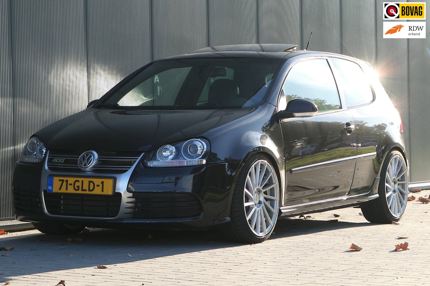 Volkswagen Golf - 3.2 R32 Pano Leder Navi Cruise Stoelverwarming - AutoWereld.nl