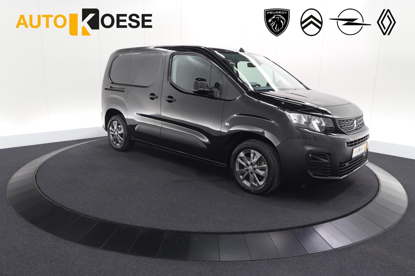 Peugeot Partner - 1.5 BlueHDi 130 EAT8 S&S L1 | Houten laadvloer | Trekhaak | Camera | Parkeersensoren | App - AutoWereld.nl