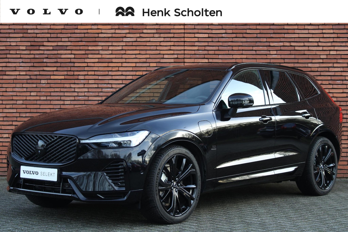 Volvo XC60 - T8 Plug-in hybrid AWD Ultra Black Edition | Panoramadak | Luchtvering | Head up display | - AutoWereld.nl