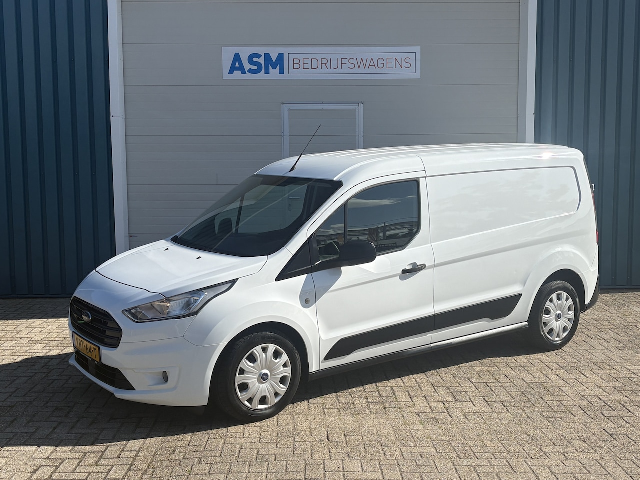 Ford Transit Connect - 1.5 100Pk EcoBlue L2 Trend / Cruise / SCHUIFDEUR / Airco / Trekhaak / Apk t/m 26-08-2027 - AutoWereld.nl