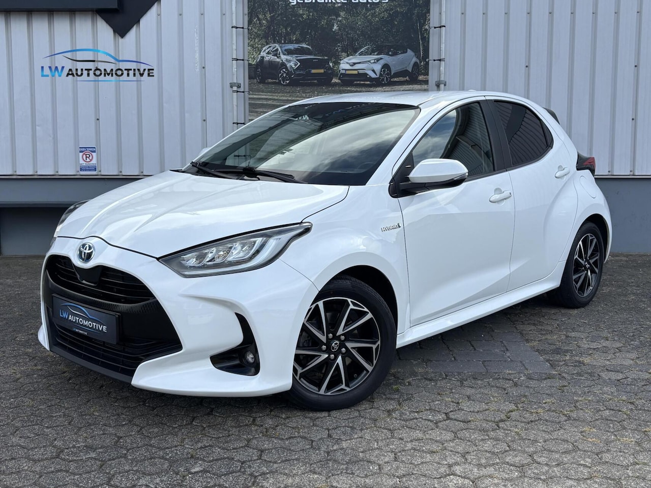 Toyota Yaris - 1.5 Hybrid Dynamic | Keyless | LED | Full map navi | Stoelverwarming - AutoWereld.nl