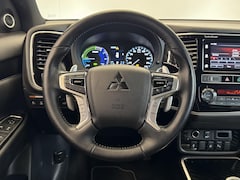 Mitsubishi Outlander - 2.4 PHEV Instyle | 360 Camera | Trekhaak | Leder | Rijklaarprijs