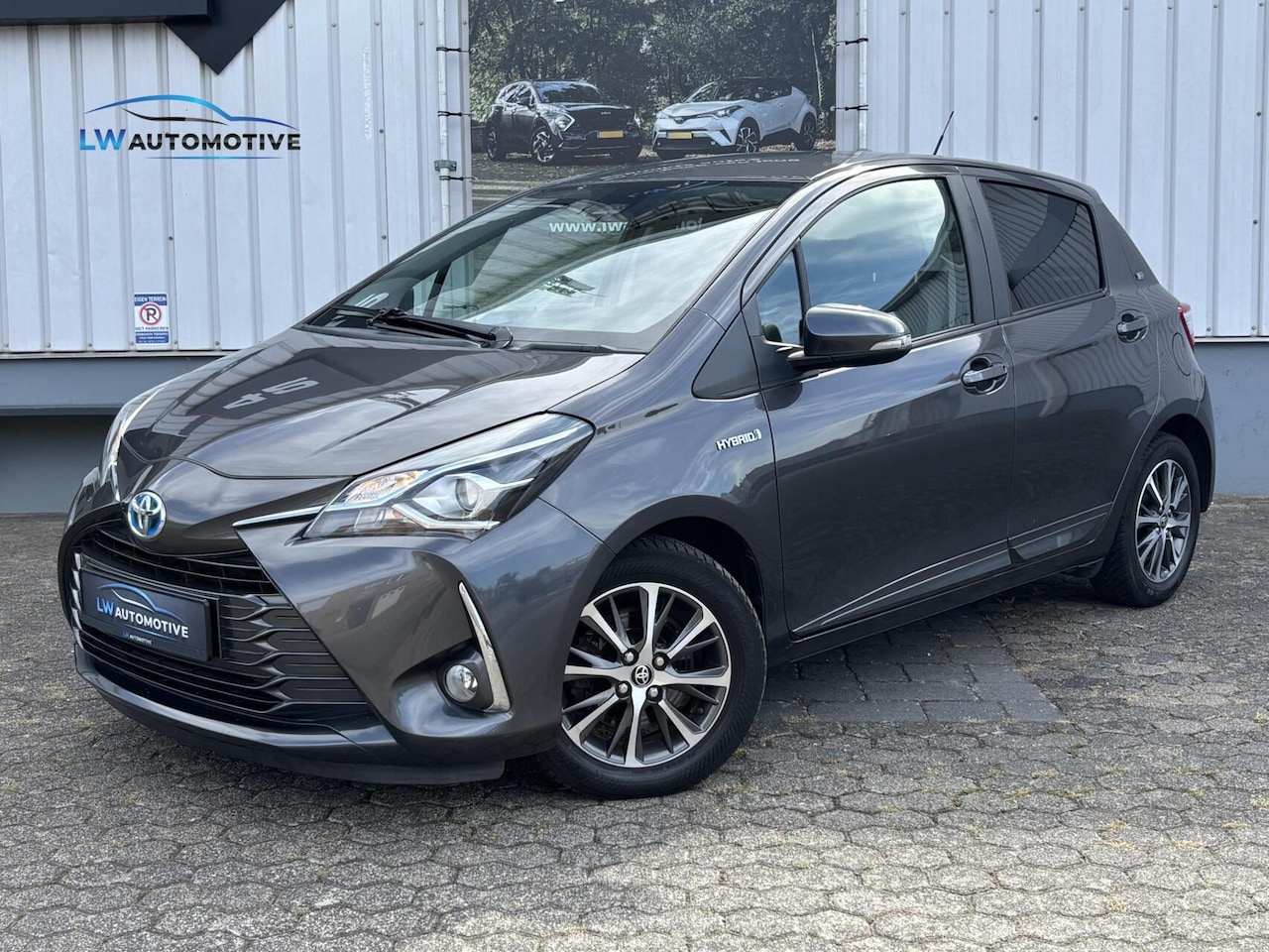 Toyota Yaris - 1.5 Hybrid Dynamic | Keyless | Camera | Stoelverwarming - AutoWereld.nl
