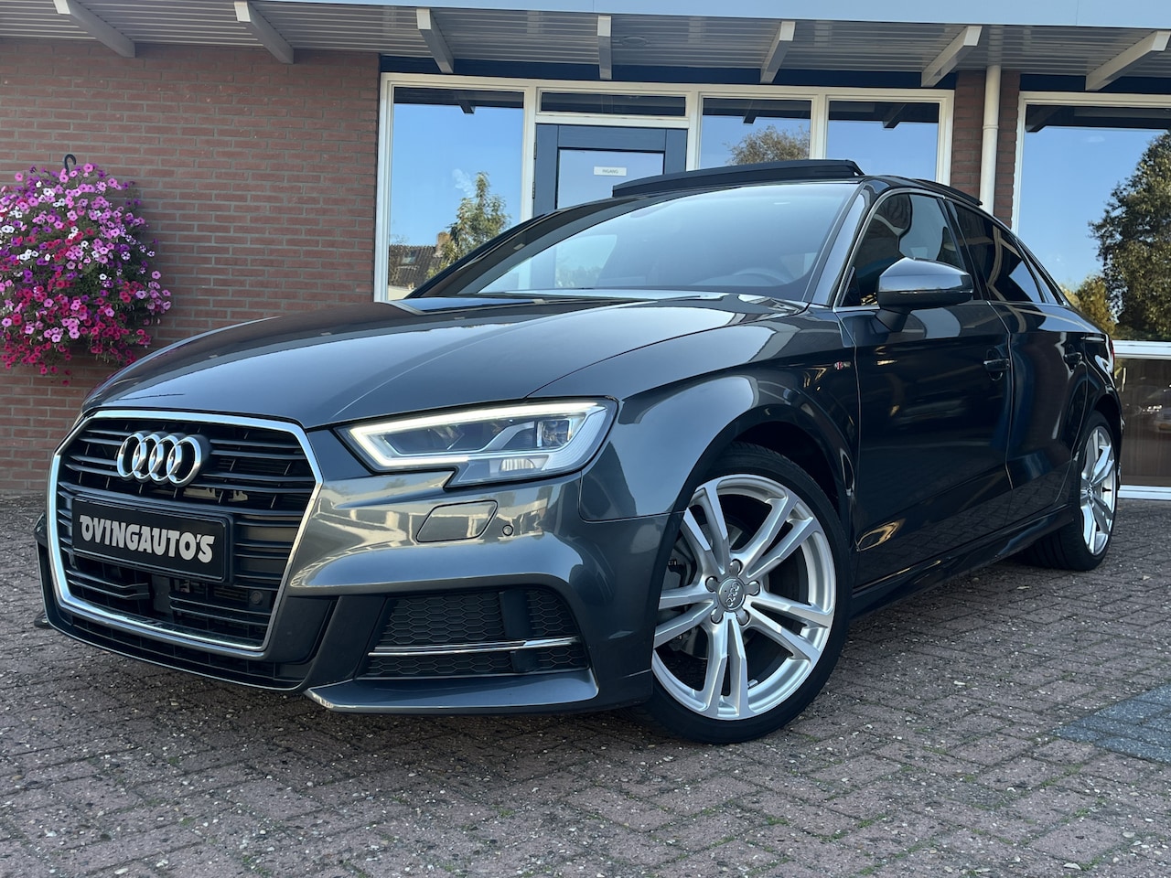 Audi A3 Limousine - 150PK TFSI CoD Advance Sport | Pano | Adapt. Cruise | S-Line | 18'' Velgen | Camera | Appl - AutoWereld.nl