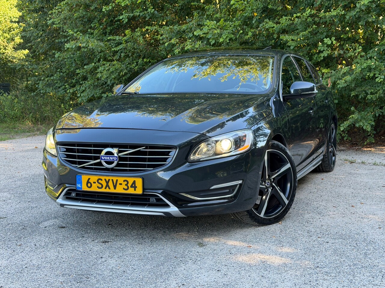 Volvo V60 - 2.4 D6 AWD Plug-In Hybrid Summum | Cruise control + Pano + Navi Nu € 4.950,- !!! - AutoWereld.nl