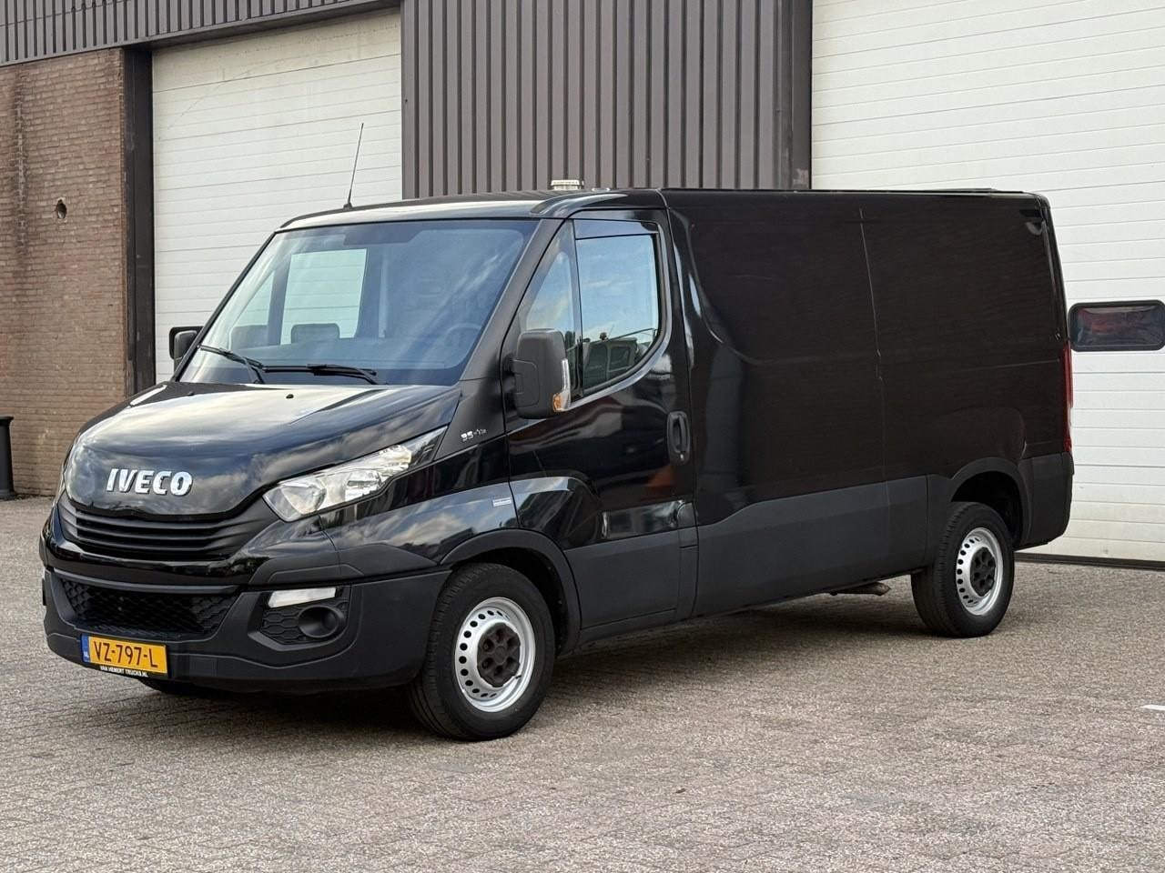 Iveco Daily - V 2.3 352 / Airco / 3 seets / L2H1 / NL - AutoWereld.nl