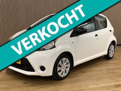 Toyota Aygo - 1.0 VVT-i Now|Navigatie|Airco|5 Deurs|