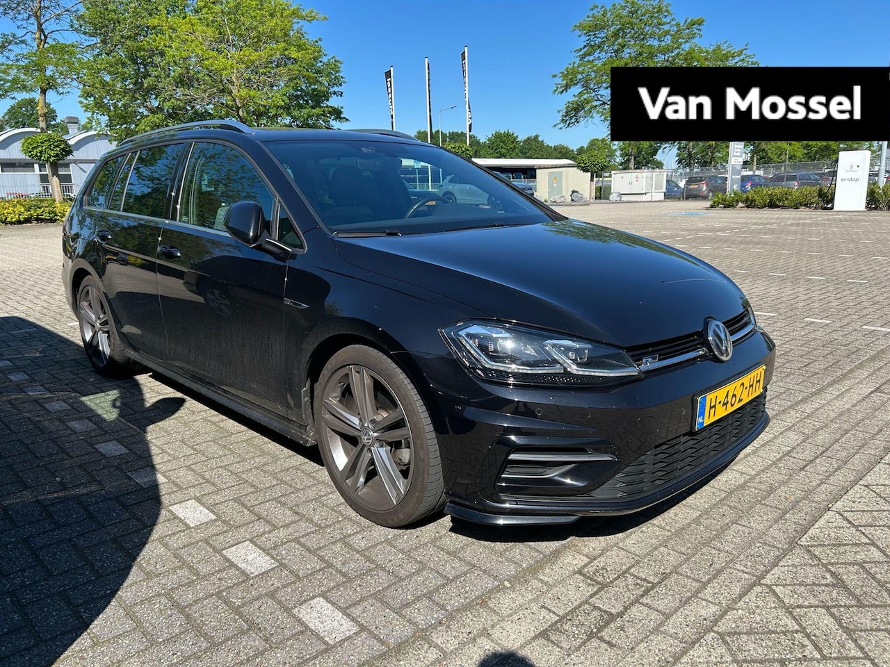 Volkswagen Golf Variant - 1.5 TSI Highline Business R | Panorama dak | Camera | Navigatie | Stoelverwarming | Airco - AutoWereld.nl
