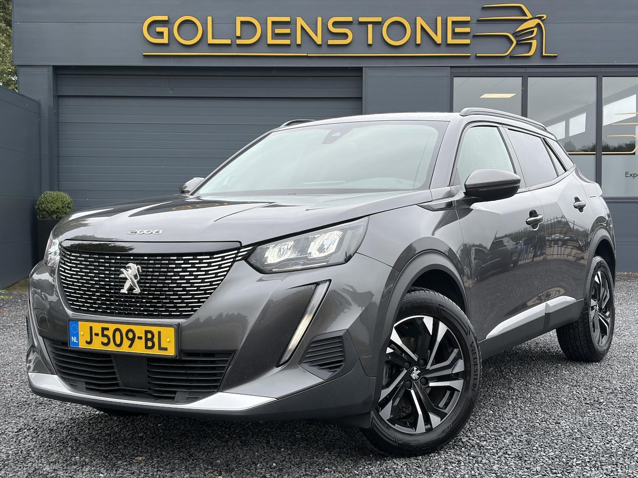 Peugeot 2008 - 1.2 PureTech Allure 2e Eigenaar l D-riem vv in 08/2024 l Camera360° l Draadloze telefoonla - AutoWereld.nl