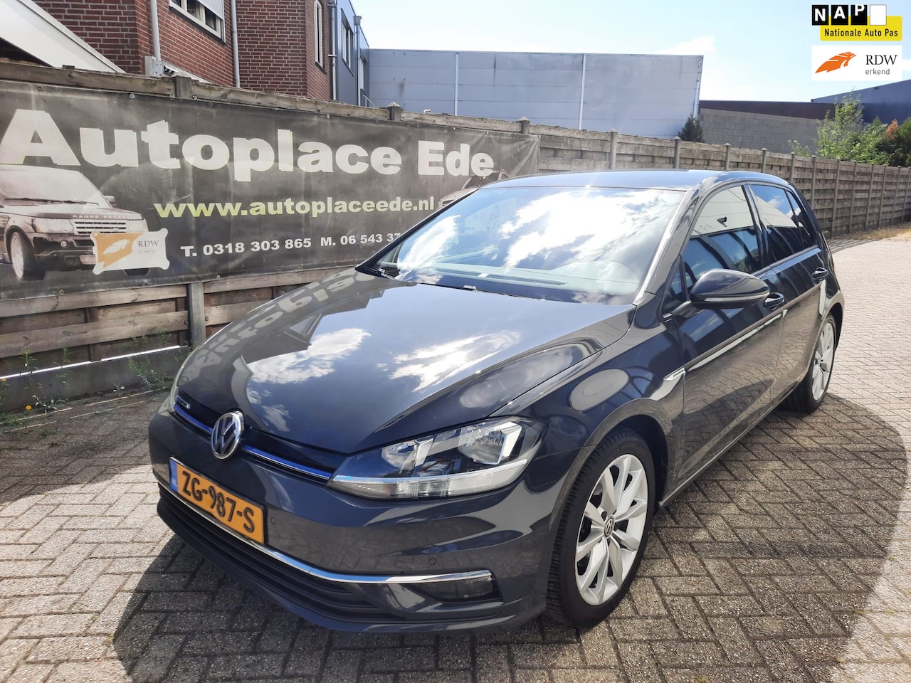 Volkswagen Golf - 1.5 TSI Highline AUTOMAAT DIGITAAL 2019 - AutoWereld.nl