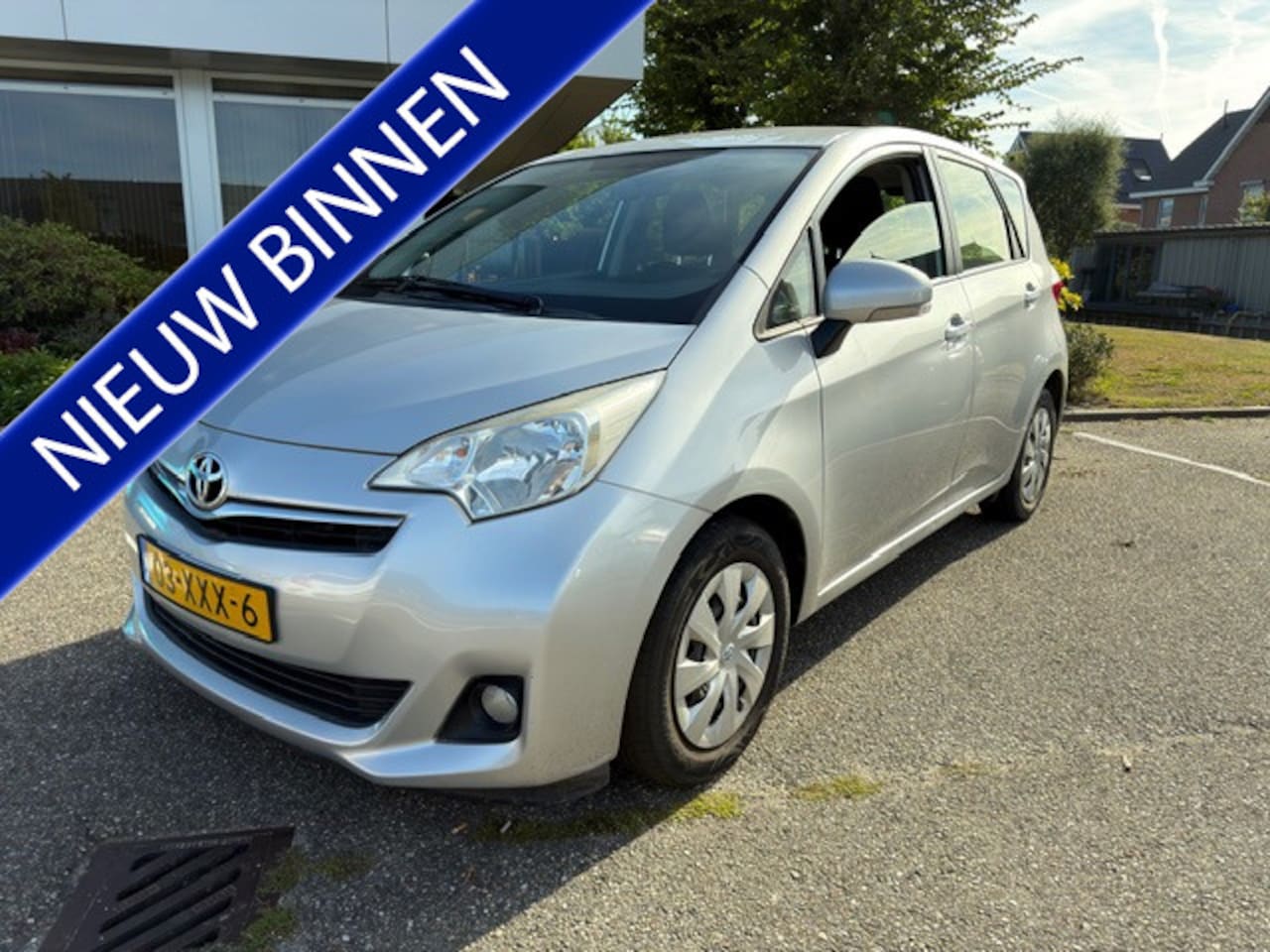 Toyota Verso S - 1.3 VVT-i Aspiration Camera, cruis control, trekhaak, nieuwe banden - AutoWereld.nl