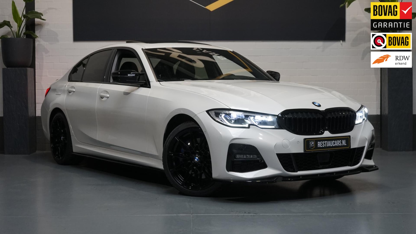 BMW 3-serie - 330e M-Sport Shadow Line AUTOMAAT-360 CAMERA-ACC-AMBIANCE-HEADUP-KEYLESS-LASER LED-MEMORY- - AutoWereld.nl