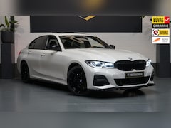 BMW 3-serie - 330e M-Sport Shadow Line AUTOMAAT-360 CAMERA-ACC-AMBIANCE-HEADUP-KEYLESS-LASER LED-MEMORY