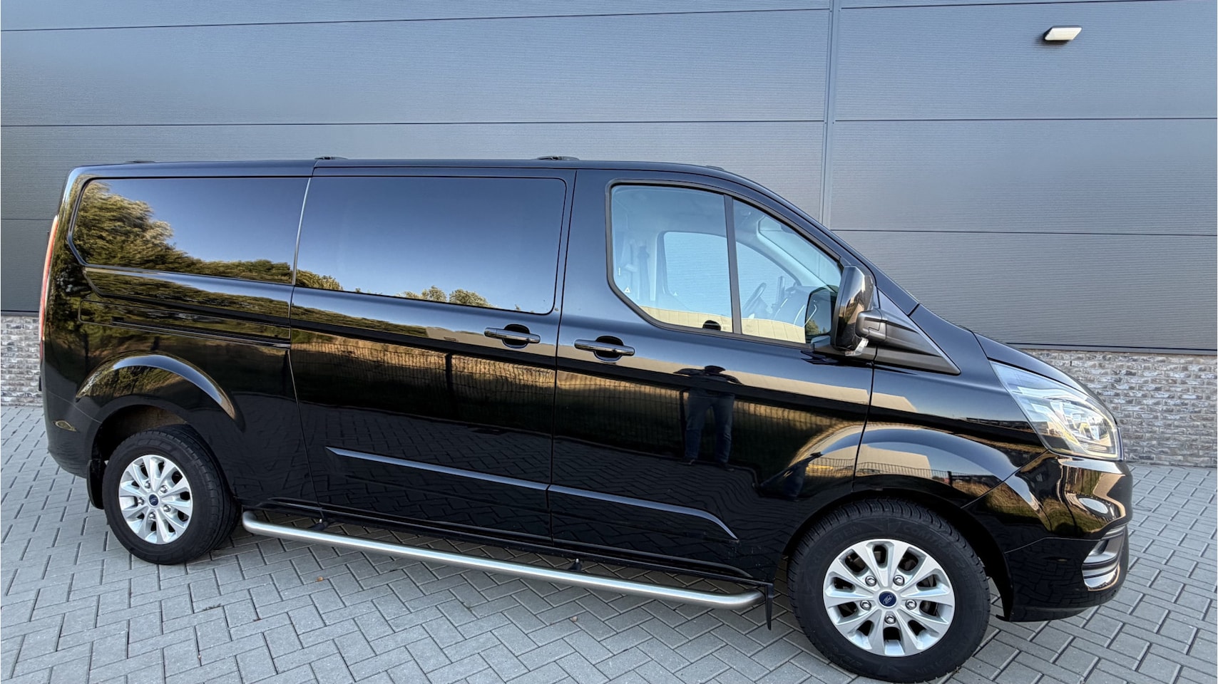 Ford Transit Custom - 300 2.0 TDCI L2H1 Limited DC Zeer compleet / perfecte staat - AutoWereld.nl