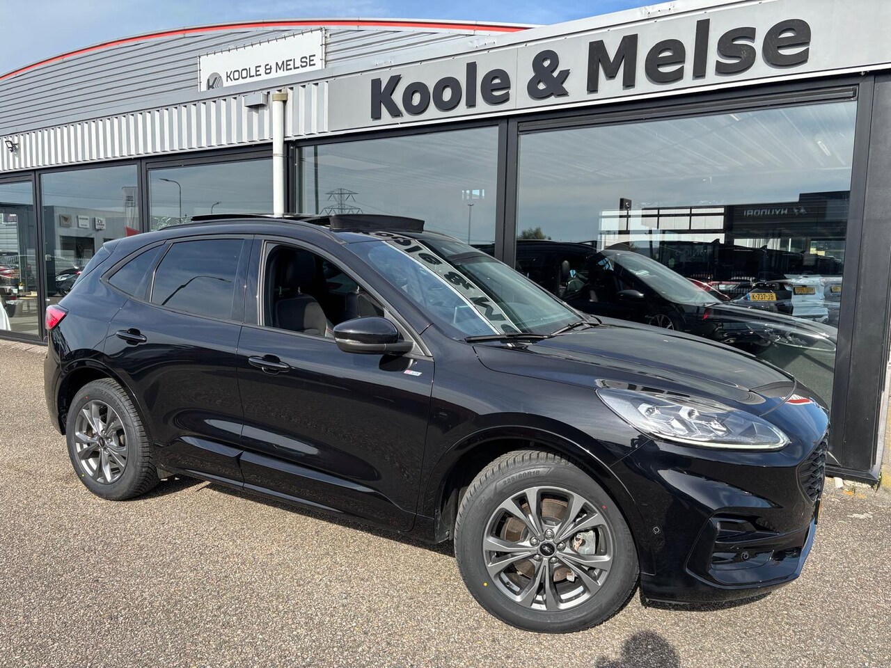Ford Kuga - 2.5 PHEV e-CVT 225pk ST-Line X, Pano dak - AutoWereld.nl