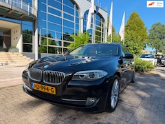 BMW 5-serie Touring - 523i High exe aut panorama/leer, navi, boekjes