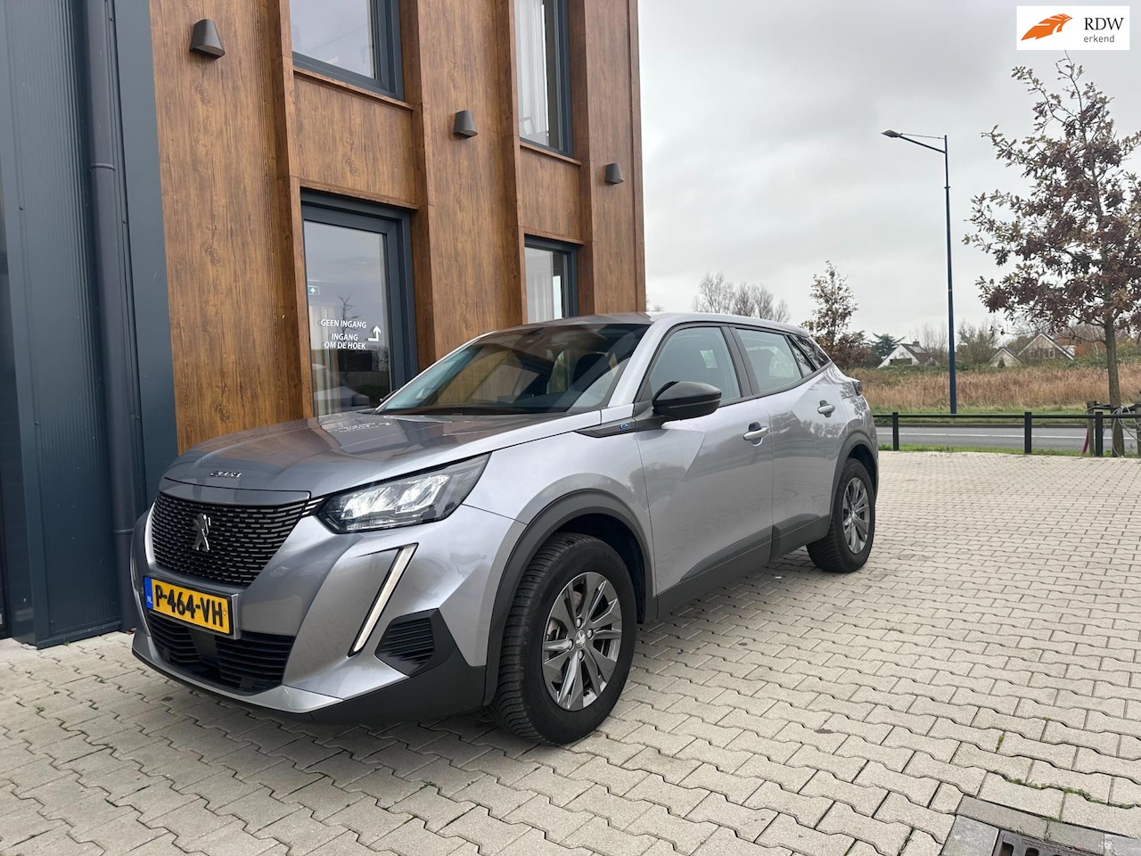 Peugeot e-2008 - EV Active Pack 50 kWh 54761 km - AutoWereld.nl