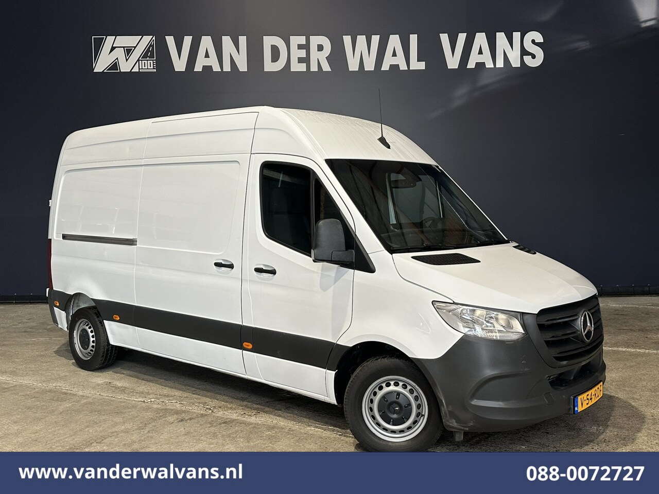 Mercedes-Benz Sprinter - 211 CDI L2H2 Euro6 Airco | Camera | Trekhaak Bijrijdersbank - AutoWereld.nl