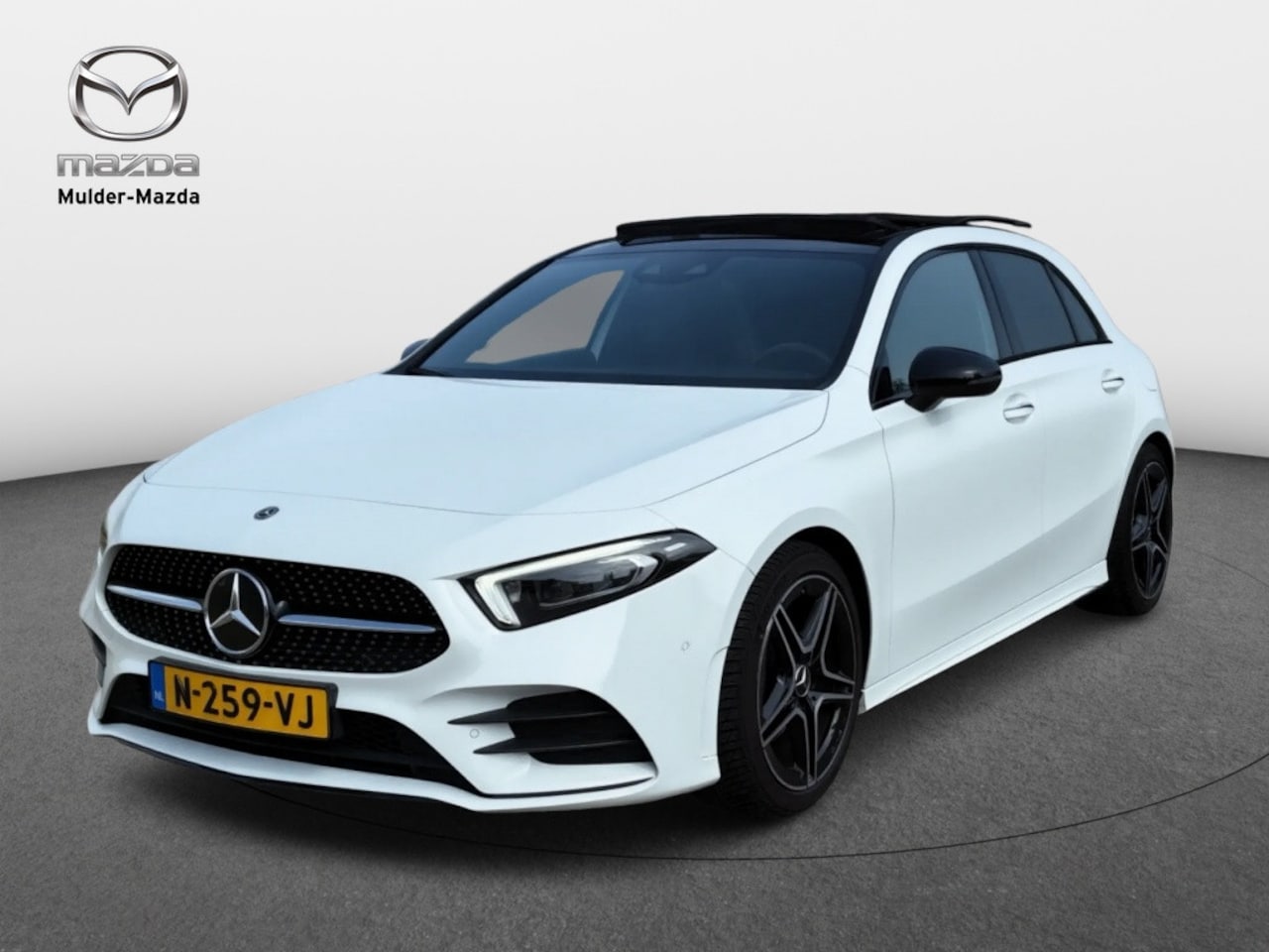 Mercedes-Benz A-klasse - 180 Business Solution AMG | PANO | Night pakket | sfeerLED | Camera - AutoWereld.nl